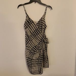 Free People black and white plaid dress with tie up on side size 0